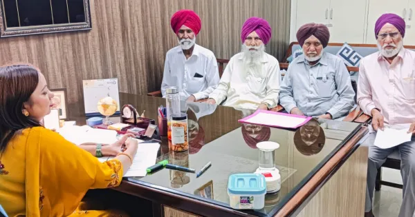 ਤਹਿਸਲੀਦਾਰ ਚੋਣਾਂ ਵੱਲੋਂ ਸਪੈਸ਼ਲ ਇੰਟੈਂਸਿਵ ਰਵੀਜ਼ਨ ਸਬੰਧੀ ਰਾਜਨੀਤਕ ਪਾਰਟੀਆਂ ਦੇ ਨੁਮਾਇੰਦਿਆਂ ਨਾਲ ਵਿਸ਼ੇਸ਼ ਮੀਟਿੰਗ