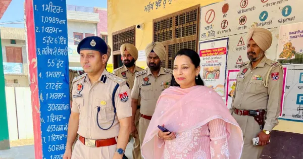 ਜ਼ਿਲ੍ਹਾ ਚੋਣ ਅਫ਼ਸਰ ਨਵਜੋਤ ਕੌਰ ਅਤੇ ਐਸ.ਐਸ.ਪੀ ਭਾਗੀਰਥ ਸਿੰਘ ਮੀਨਾ ਵੱਲੋਂ ਵੋਟਿੰਗ ਪ੍ਰਕਿਰਿਆ ਦਾ ਅਚਨਚੇਤ ਨਿਰੀਖਣ