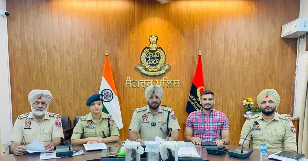 ਪਿੰਡ ਖਨਾਲ ਕਲਾਂ ਲੁੱਟਖੋਹ ਮਾਮਲਾ ਟਰੇਸ; 04 ਮੁਲਜ਼ਮ ਗ੍ਰਿਫਤਾਰ; 02 ਦੇਸੀ ਪਿਸਤੌਲ, 4800/- ਰੁਪਏ, ਵਾਰਦਾਤ ਸਮੇਂ ਵਰਤੀ 01 ਕਾਰ ਅਤੇ 01 ਮੋਟਰਸਾਈਕਲ ਬ੍ਰਾਮਦ
