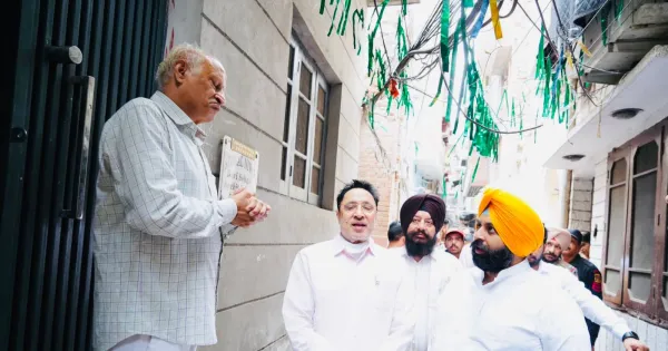 ਹਰਜੋਤ ਸਿੰਘ ਬੈਂਸ ਨੇ ਰਾਤ 1 ਵਜੇ ਅੰਮ੍ਰਿਤਸਰ ਵਿੱਚ ਸਫ਼ਾਈ ਮੁਹਿੰਮ ਦੀ ਕੀਤੀ ਅਗਵਾਈ