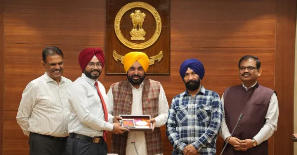 ਮੁੱਖ ਮੰਤਰੀ ਭਗਵੰਤ ਸਿੰਘ ਮਾਨ ਵੱਲੋਂ ਯੂ.ਪੀ.ਐਸ.ਸੀ.-2025 ਪਾਸ ਕਰਨ ਵਾਲੇ ਉਮੀਦਵਾਰਾਂ ਦਾ ਸਨਮਾਨ