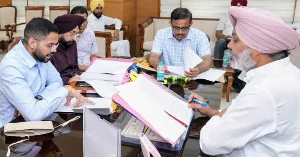 ਵਿੱਤ ਮੰਤਰੀ ਹਰਪਾਲ ਸਿੰਘ ਚੀਮਾ ਵੱਲੋਂ  ਜ਼ਹਿਰੀਲੀ ਸ਼ਰਾਬ ਦੇ ਦੁਖਾਂਤਾਂ ਨੂੰ ਰੋਕਣ ਲਈ ਤੁਰੰਤ ਕੇਂਦਰੀ ਕਾਨੂੰਨ ਬਣਾਉਣ ਦੀ ਮੰਗ