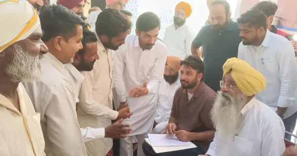 ਕੈਬਨਿਟ ਮੰਤਰੀ ਗੁਰਮੀਤ ਸਿੰਘ ਖੁੱਡੀਆਂ ਨੇ ਲੋਕ ਮਿਲਣੀ ਦੌਰਾਨ ਸੁਣੀਆਂ ਪਿੰਡ ਵਾਸੀਆਂ ਦੀਆਂ ਸਮੱਸਿਆਵਾਂ
